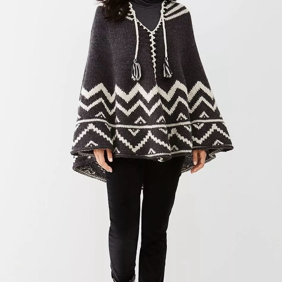 J. Jill Jacquard Poncho Cape Black and White Geometric Pattern OS - Picture 14 of 15